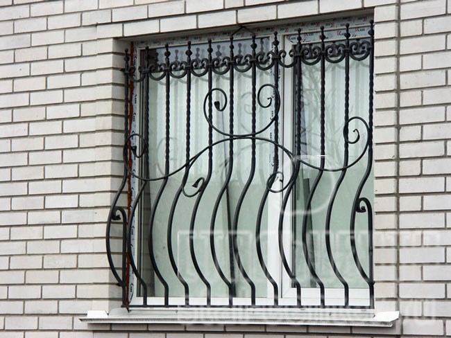 Решетки на окна. Установка на окна железных решеток