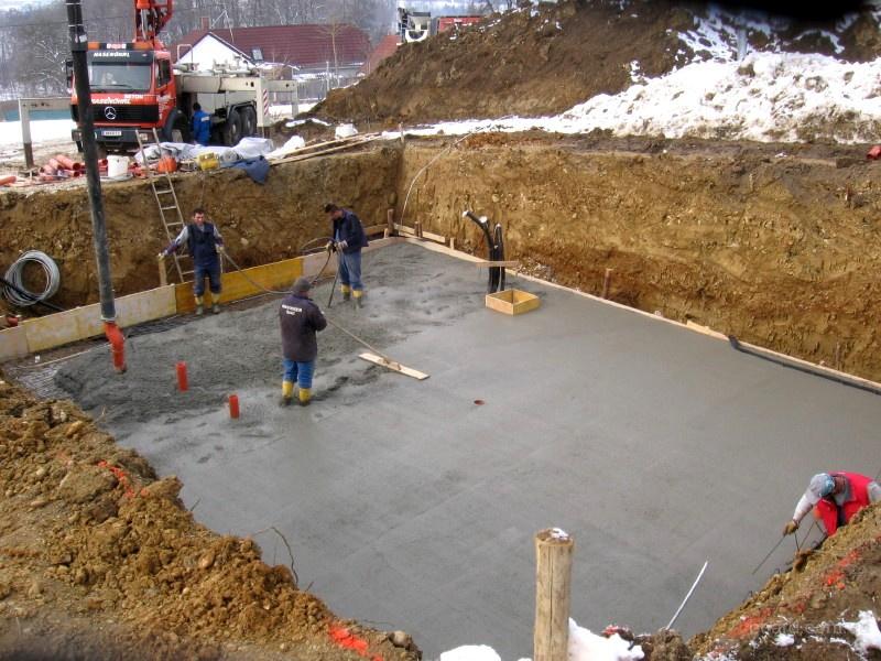 Стоимость работ по заливки бетона в москве бетон юнис курск