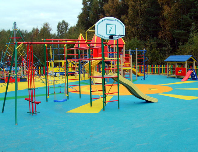 Резиновое покрытие для детских и спортивных площадок