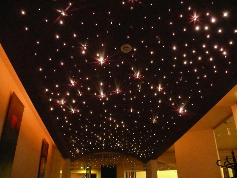 Как сделать эффект «звездного неба» на потолке?