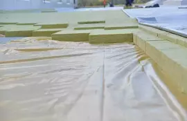 Можно ли использовать старый материал при установке новой кровли?