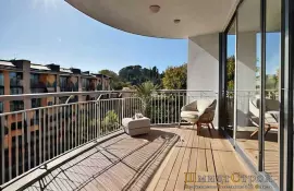 Интерьер с элементами классической роскоши